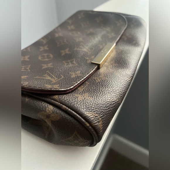 Louis Vuitton Favorite Monogram PM - Picture 12 of 15